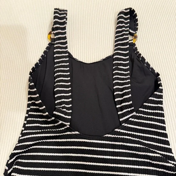 New Look Women’s Ribbed One Piece Swimsuit Striped Black & White Minimalist sz S - Picture 9 of 12